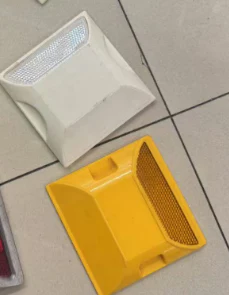 MAKER REFLEKTIRAJUĆI CESTOVNI MARKER MAK0835