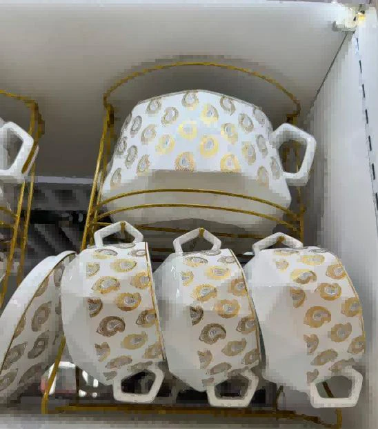 SET ZA SUPU NA ZLATNOM METALNOM STALKU MAK3346